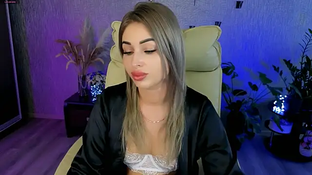 NikkiiStill online show from 06/25/26, 07:35