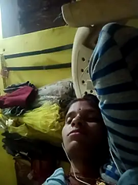 Snapshot of Punam_jindal chatting on 12/21/25, 03:41 Punam jindal online show from 12/21/25, 03:41