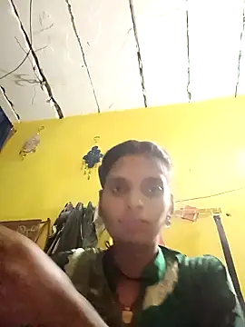 Snapshot of Punam_jindal chatting on 12/22/25, 03:53 Punam jindal online show from 12/22/25, 03:53