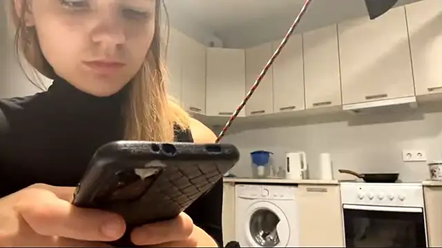 Denni Spilber online show from 10/18/25, 03:35