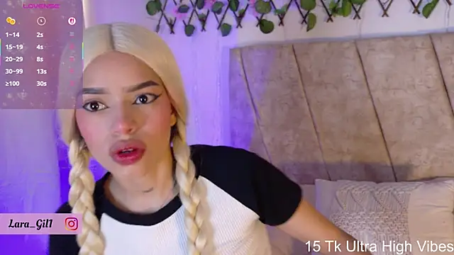 LaraGiil online show from 09/24/25, 01:36