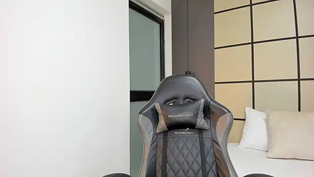 Snapshot of alanapark07 chatting on 10/08/25, 12:14 alanapark07 online show from 10/08/25, 12:14