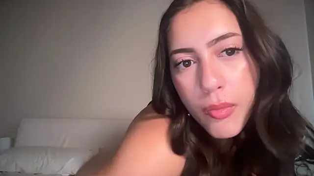 Snapshot of sieeena chatting on 02/08/26, 09:18 sieeena online show from 02/08/26, 09:18