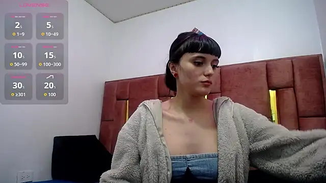 Snapshot of XBODTRIIPX chatting on 02/23/26, 12:09 XBODTRIIPX online show from 02/23/26, 12:09