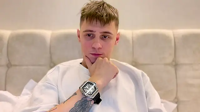 Snapshot of Tyler_Garner chatting on 09/08/25, 04:50 Tyler Garner online show from 09/08/25, 04:50