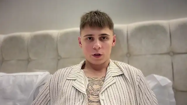 Snapshot of Tyler_Garner chatting on 09/10/25, 06:30 Tyler Garner online show from 09/10/25, 06:30