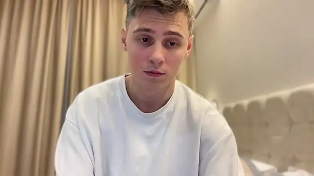 Snapshot of Tyler_Garner chatting on 09/14/25, 05:23 Tyler Garner online show from 09/14/25, 05:23