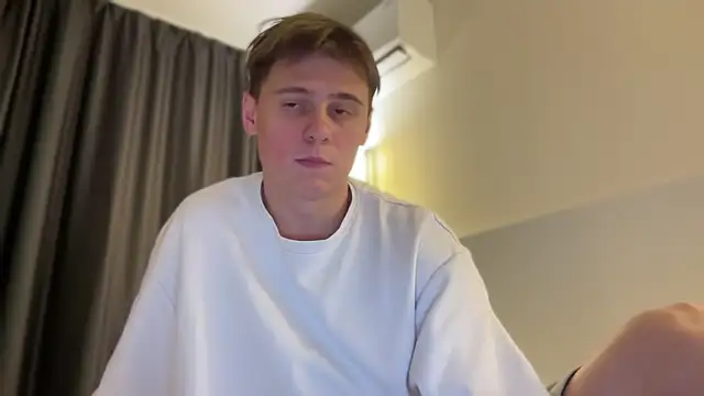 Snapshot of Tyler_Garner chatting on 10/16/25, 05:47 Tyler Garner online show from 10/16/25, 05:47