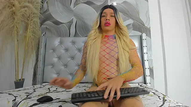 ScalethRous online show from 09/21/25, 01:51