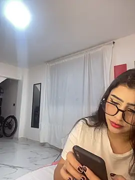 Snapshot of Sweet_and_Rous0 chatting on 10/07/25, 03:25 Sweet and Rous0 online show from 10/07/25, 03:25