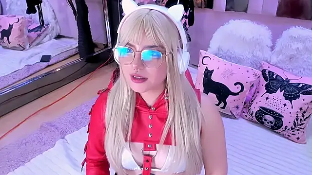 BizzyNoar online show from 12/16/25, 04:50