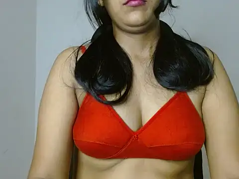 Snapshot of priya_022 chatting on 10/06/25, 03:09 priya 022 online show from 10/06/25, 03:09