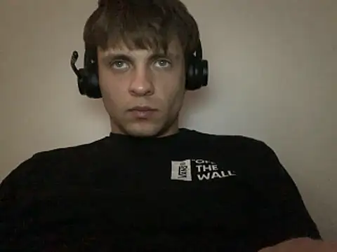 Snapshot of Kit_Kat01 chatting on 11/08/25, 01:33 Kit Kat01 online show from 11/08/25, 01:33