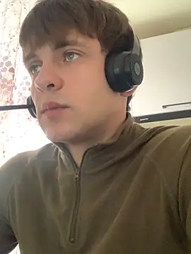 Snapshot of Kit_Kat01 chatting on 11/18/25, 12:20 Kit Kat01 online show from 11/18/25, 12:20