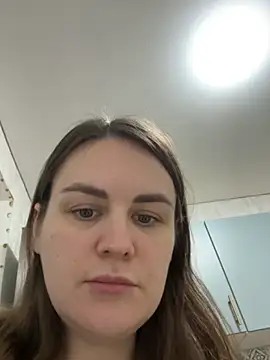 Snapshot of Risky-Flower chatting on 09/28/25, 06:24 Risky-Flower online show from 09/28/25, 06:24