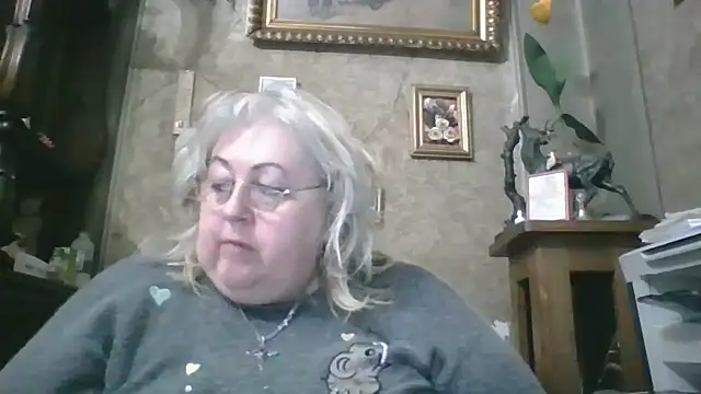 Lala-Love56 online show from 11/18/25, 06:45