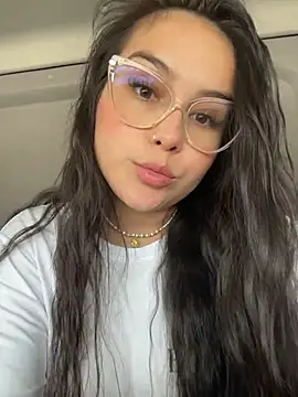 Snapshot of amberbakee chatting on 11/10/25, 04:17 amberbakee online show from 11/10/25, 04:17