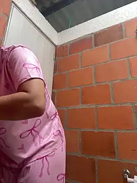 Snapshot of amberbakee chatting on 11/26/25, 03:35 amberbakee online show from 11/26/25, 03:35