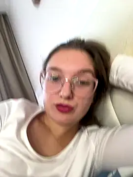 Snapshot of Bellatrisssaa chatting on 11/06/25, 11:33 Bellatrisssaa online show from 11/06/25, 11:33