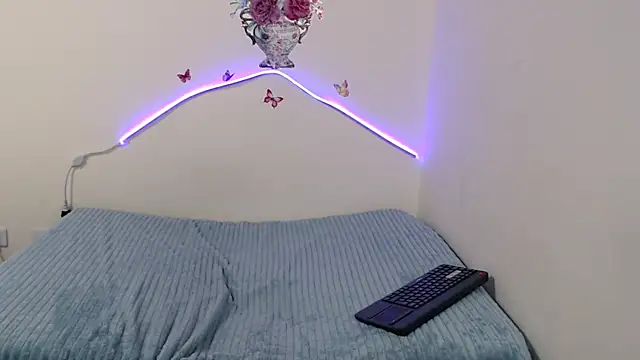 Valeryxs online show from 10/11/25, 07:34