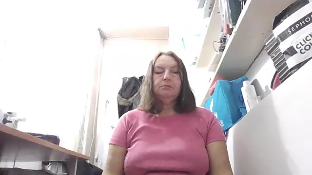 AnnaLive570 online show from 12/18/25, 05:24