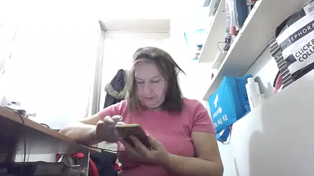 AnnaLive570 online show from 12/19/25, 05:25