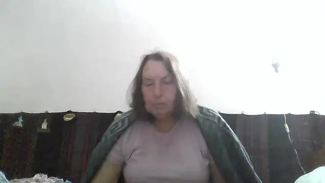 Snapshot of AnnaLive570 chatting on 05/08/26, 03:23 AnnaLive570 online show from 05/08/26, 03:23