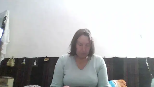 Snapshot of AnnaLive570 chatting on 05/14/26, 02:40 AnnaLive570 online show from 05/14/26, 02:40