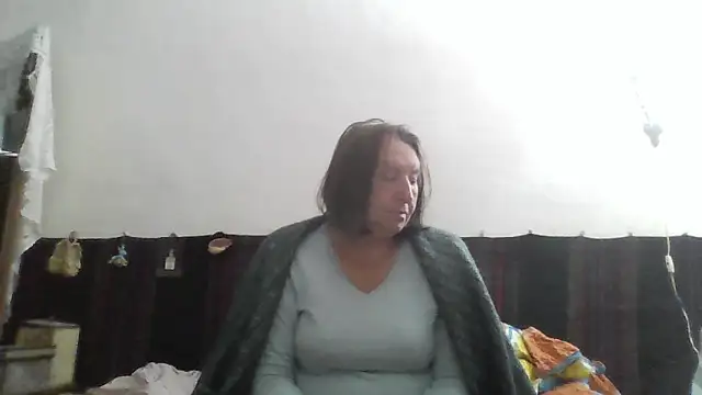 Snapshot of AnnaLive570 chatting on 05/15/26, 03:24 AnnaLive570 online show from 05/15/26, 03:24