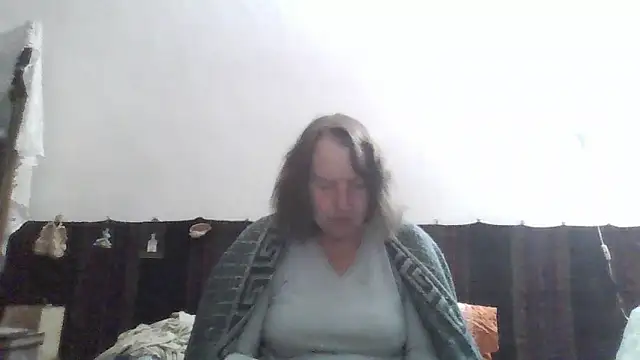 Snapshot of AnnaLive570 chatting on 05/18/26, 01:35 AnnaLive570 online show from 05/18/26, 01:35