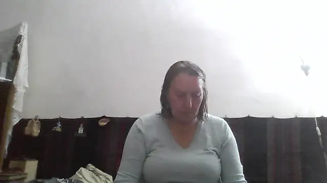 Snapshot of AnnaLive570 chatting on 05/21/26, 11:45 AnnaLive570 online show from 05/21/26, 11:45