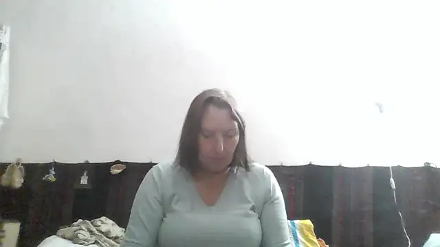 Snapshot of AnnaLive570 chatting on 05/23/26, 01:44 AnnaLive570 online show from 05/23/26, 01:44