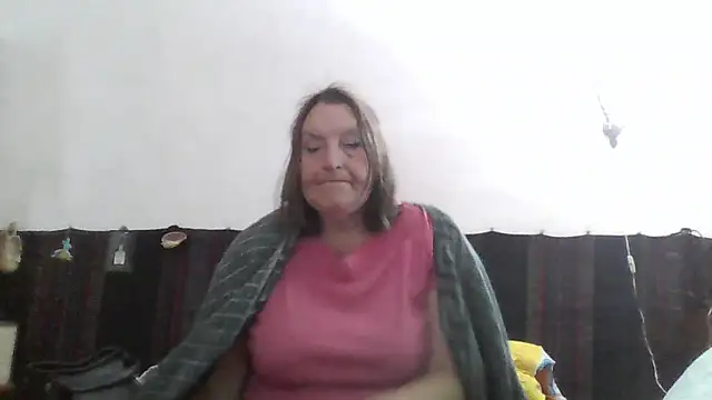 Snapshot of AnnaLive570 chatting on 06/03/26, 02:33 AnnaLive570 online show from 06/03/26, 02:33