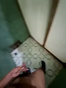 Snapshot of TrickingTroll chatting on 10/14/25, 08:42 TrickingTroll online show from 10/14/25, 08:42