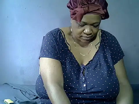 BUSTY QUEEEN online show from 11/16/25, 07:58