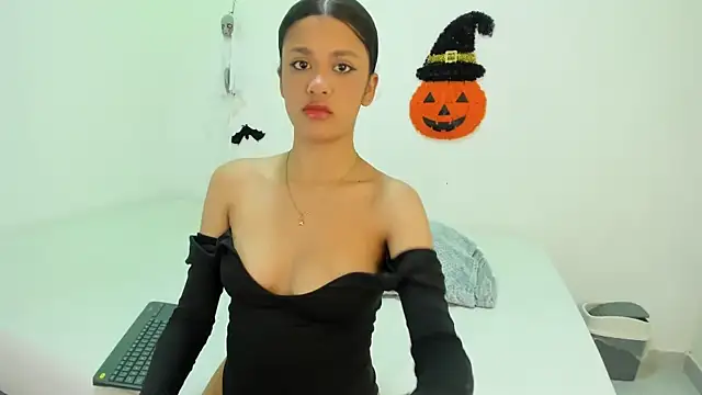 Snapshot of Sexy777Couple chatting on 10/28/25, 06:10 Sexy777Couple online show from 10/28/25, 06:10