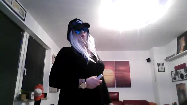 hellgirl1980 online show from 09/30/25, 08:47