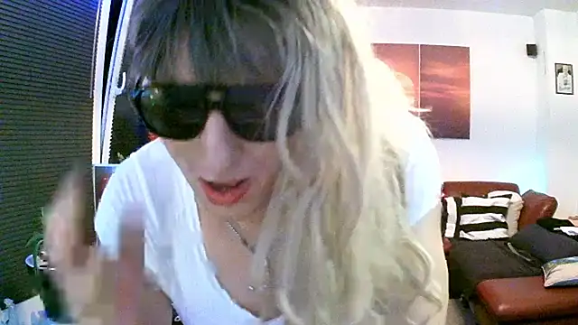 hellgirl1980 online show from 11/08/25, 12:22