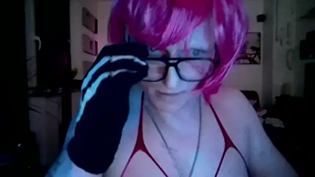 Snapshot of hellgirl1980 chatting on 04/01/26, 09:34 hellgirl1980 online show from 04/01/26, 09:34