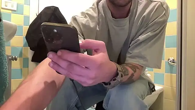 Snapshot of ludox899 chatting on 03/07/26, 12:29 ludox899 online show from 03/07/26, 12:29