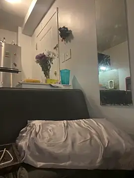 littyleesh1 online show from 05/12/26, 12:08