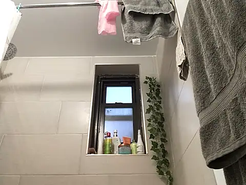littyleesh1 online show from 06/09/26, 12:33