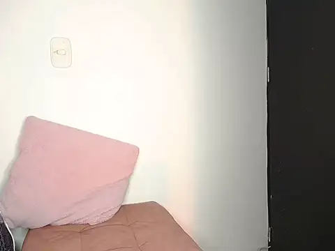 charlottekiss99 online show from 05/09/26, 03:17