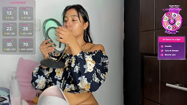 charlottekiss99 online show from 05/26/26, 02:02