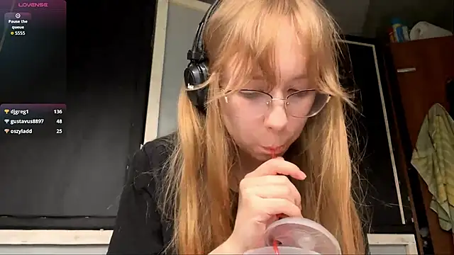 LouieRutt online show from 09/15/25, 04:18