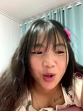 Emlyly-18 online show from 10/04/25, 02:42