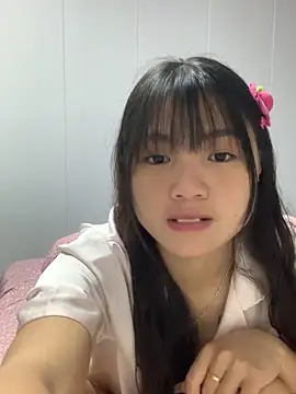 Emlyly-18 online show from 11/06/25, 03:40