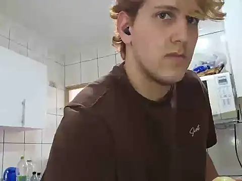 Snapshot of vinialnc chatting on 09/08/25, 04:50 vinialnc online show from 09/08/25, 04:50