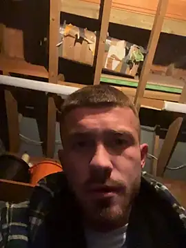 Snapshot of Johnclips2 chatting on 09/27/25, 02:27 Johnclips2 online show from 09/27/25, 02:27