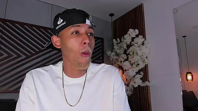 B Wild online show from 12/04/25, 03:05